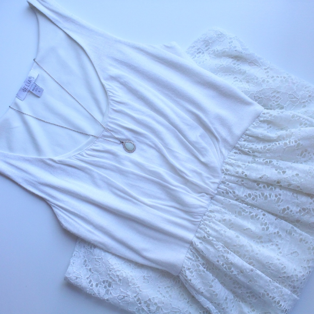 dELi’s White Lace Dress